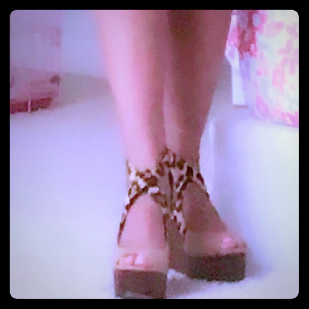 Jessica Simpson Wedges